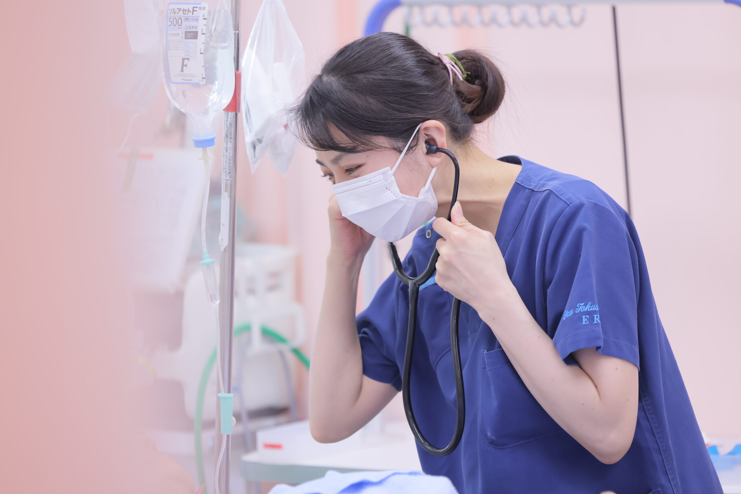 大阪府八尾市にある二次救急指定病院・医療法人徳洲会 八尾徳洲会総合病院のER（救命救急）で働く看護師