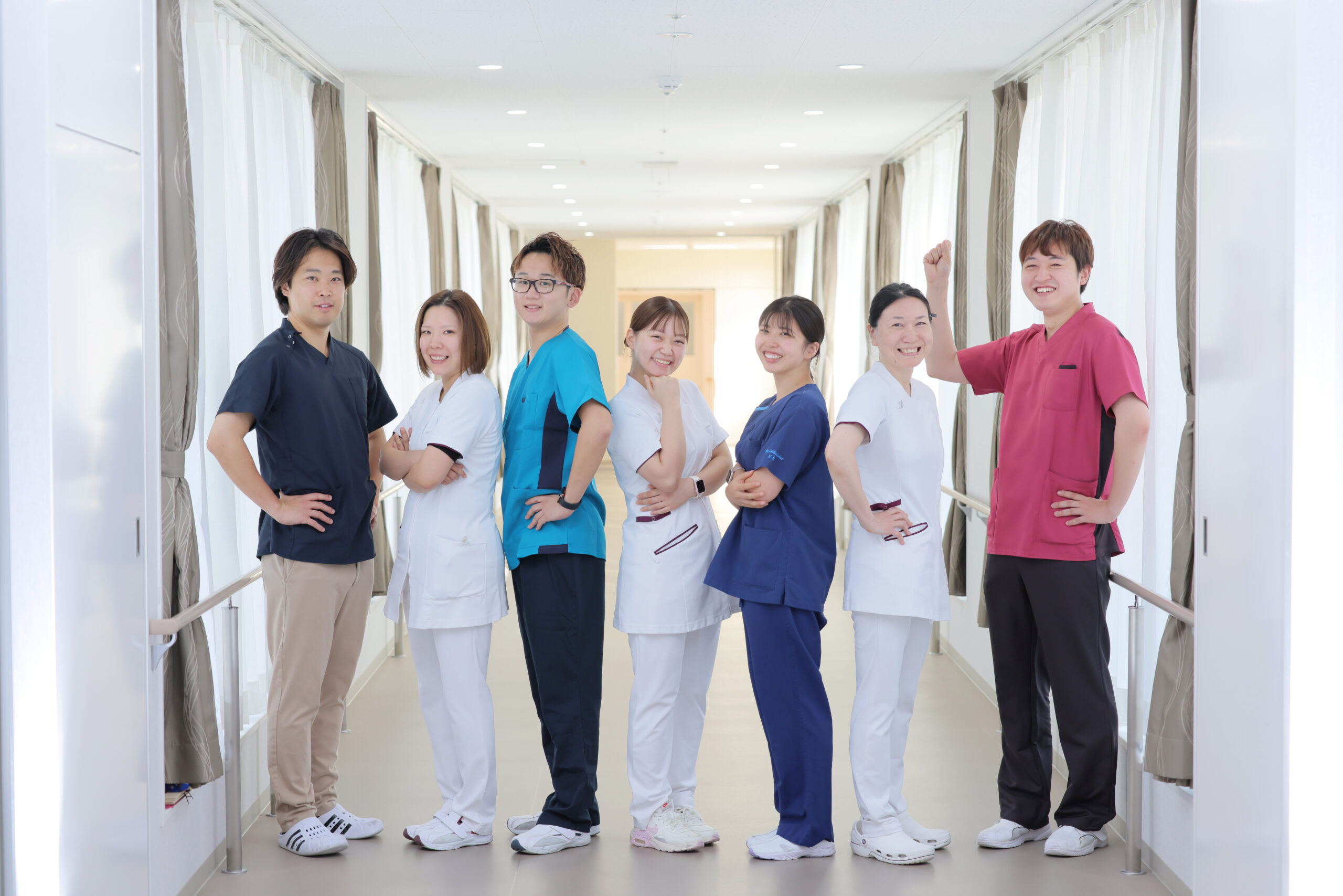 大阪府八尾市にある二次救急指定病院・医療法人徳洲会 八尾徳洲会総合病院で働く看護師たち