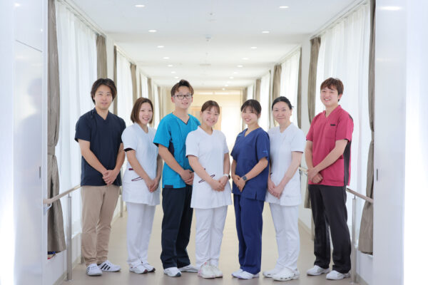 大阪府八尾市にある二次救急指定病院・医療法人徳洲会 八尾徳洲会総合病院で働く看護師たち