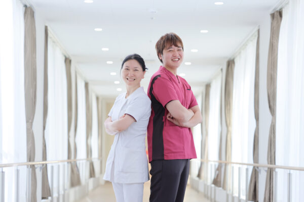 大阪府八尾市にある二次救急指定病院・医療法人徳洲会 八尾徳洲会総合病院で働く看護師たち