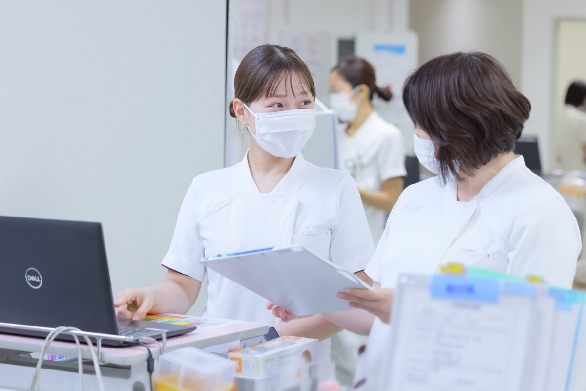 大阪府八尾市にある二次救急指定病院・医療法人徳洲会 八尾徳洲会総合病院の混合内科・腫瘍内科病棟で働く看護師